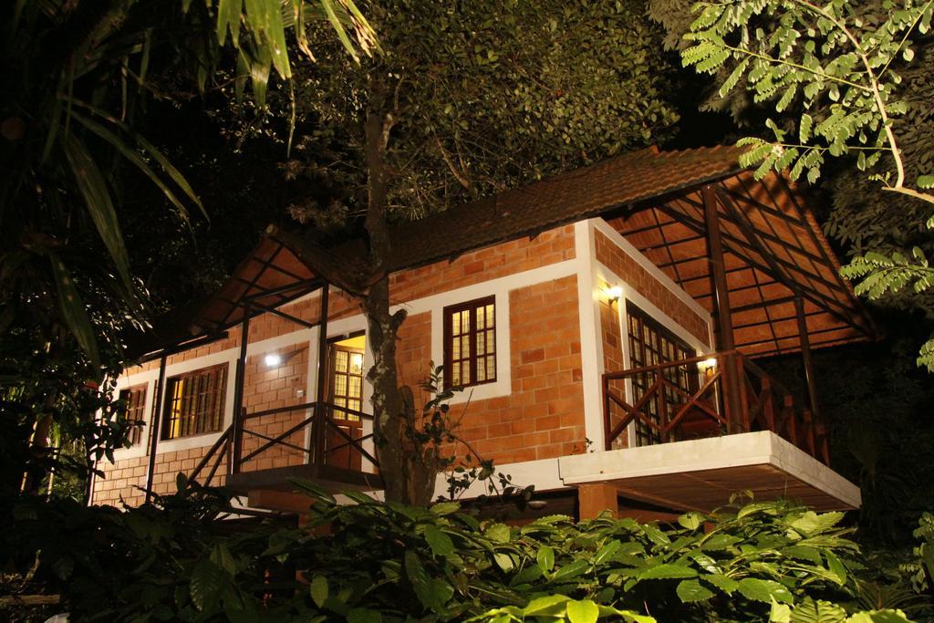 Coffee Acres Plantation Resort กัลปัตตา ภายนอก รูปภาพ